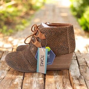 Toms Kala Wedge Booties Tan Mini Cheetah Suede Size 7.5 Casual Fall Comfortable